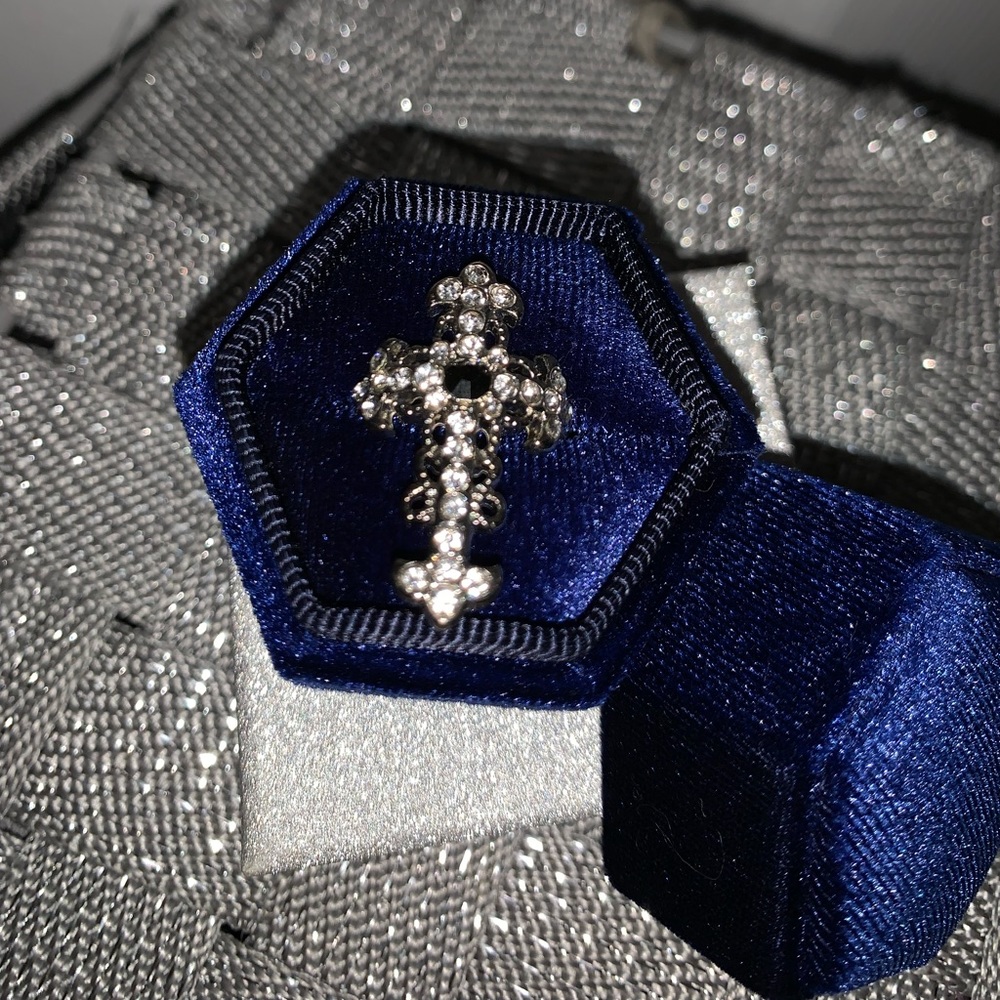 Jeweled Cross Ring 😍